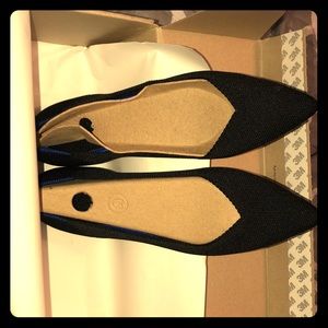 ⭐️ NEW ⭐️ Rothy’s ‘The point” Black Solid size 8.5